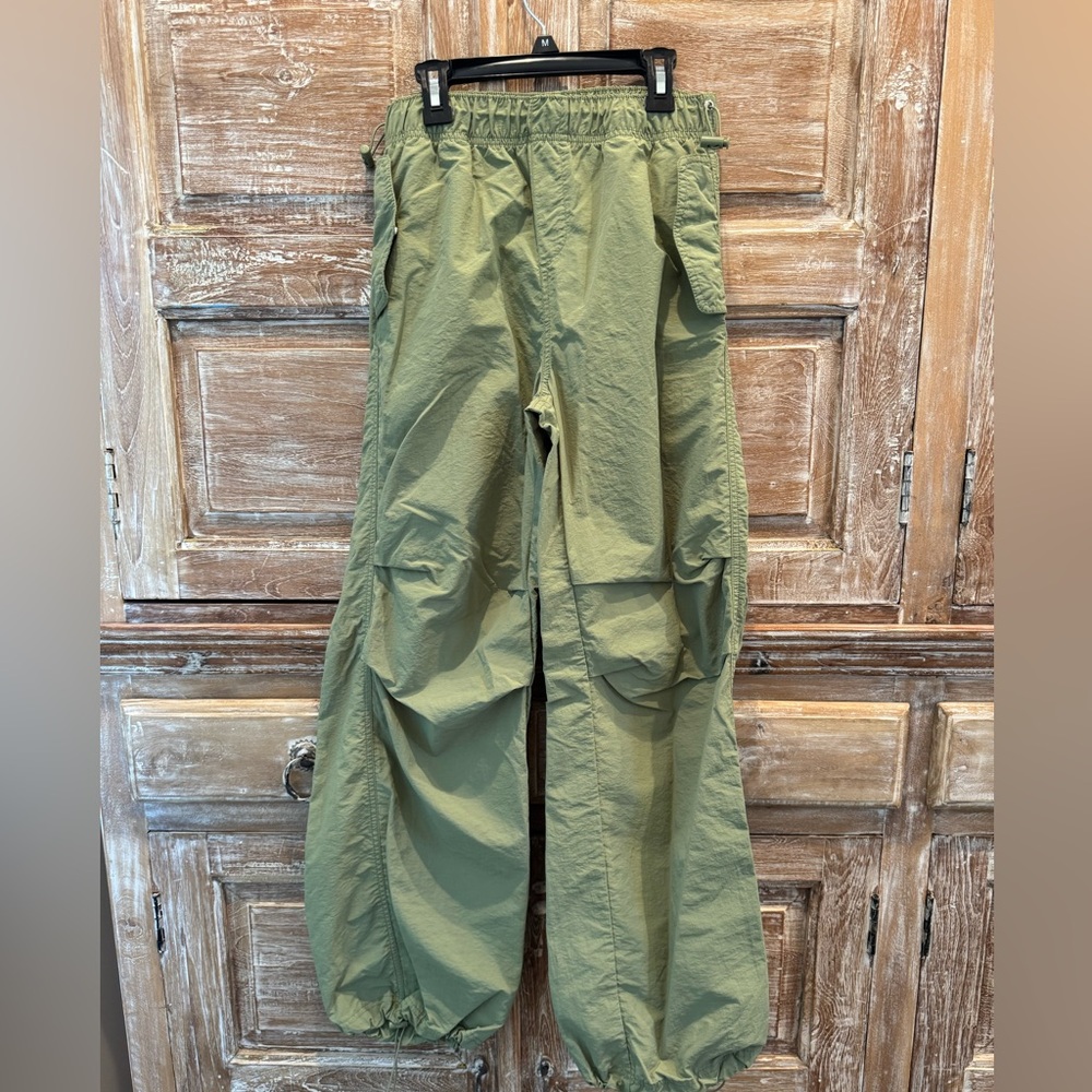 Love Tree Green Elastic Waist Wind Breaker Style Pant Size Small